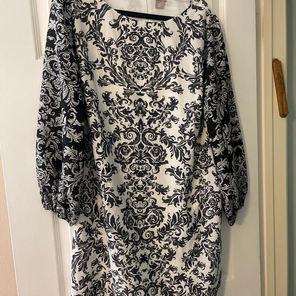 Elegant Black and White Patterned Dress